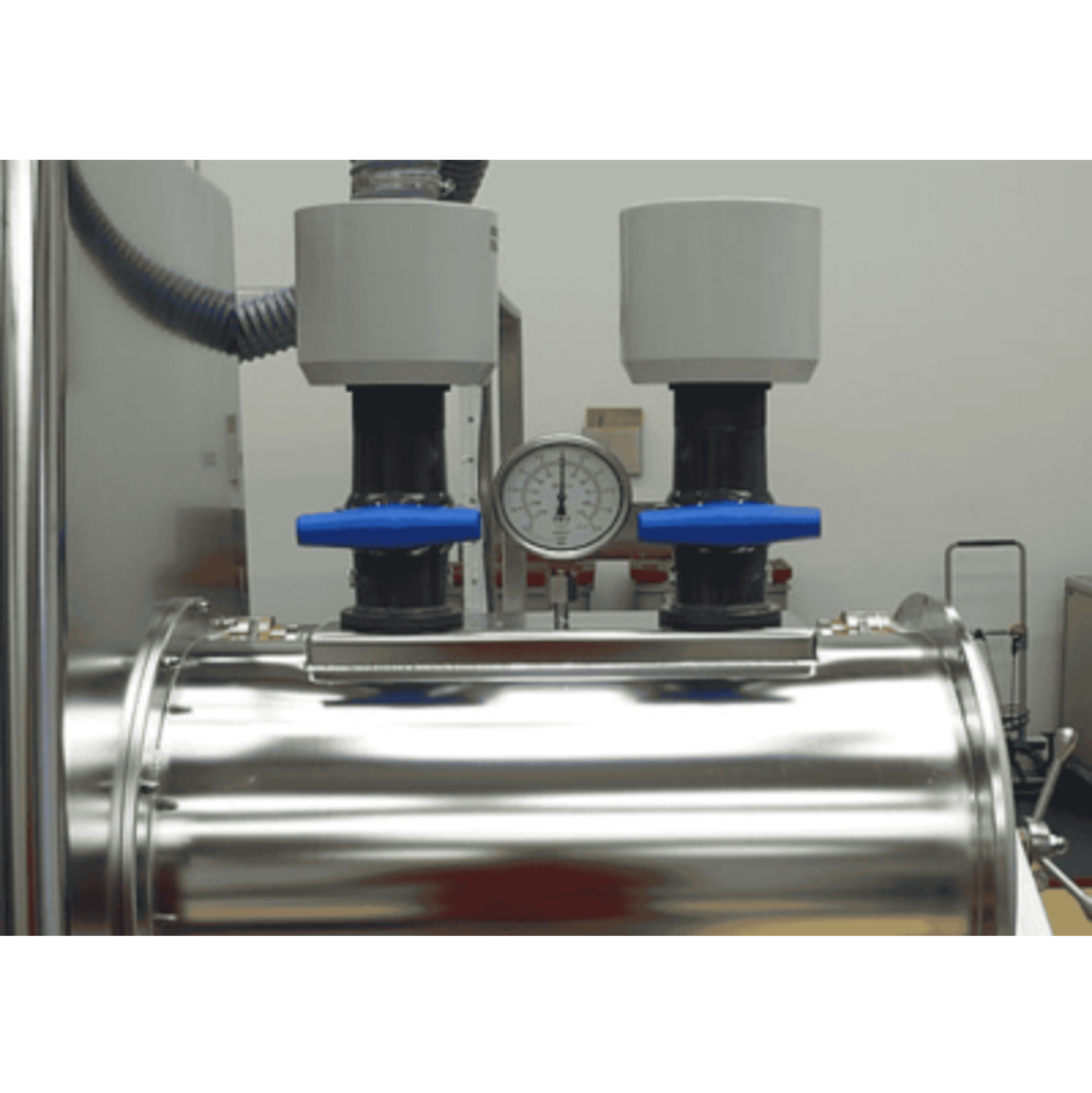 Ventilated antechamber